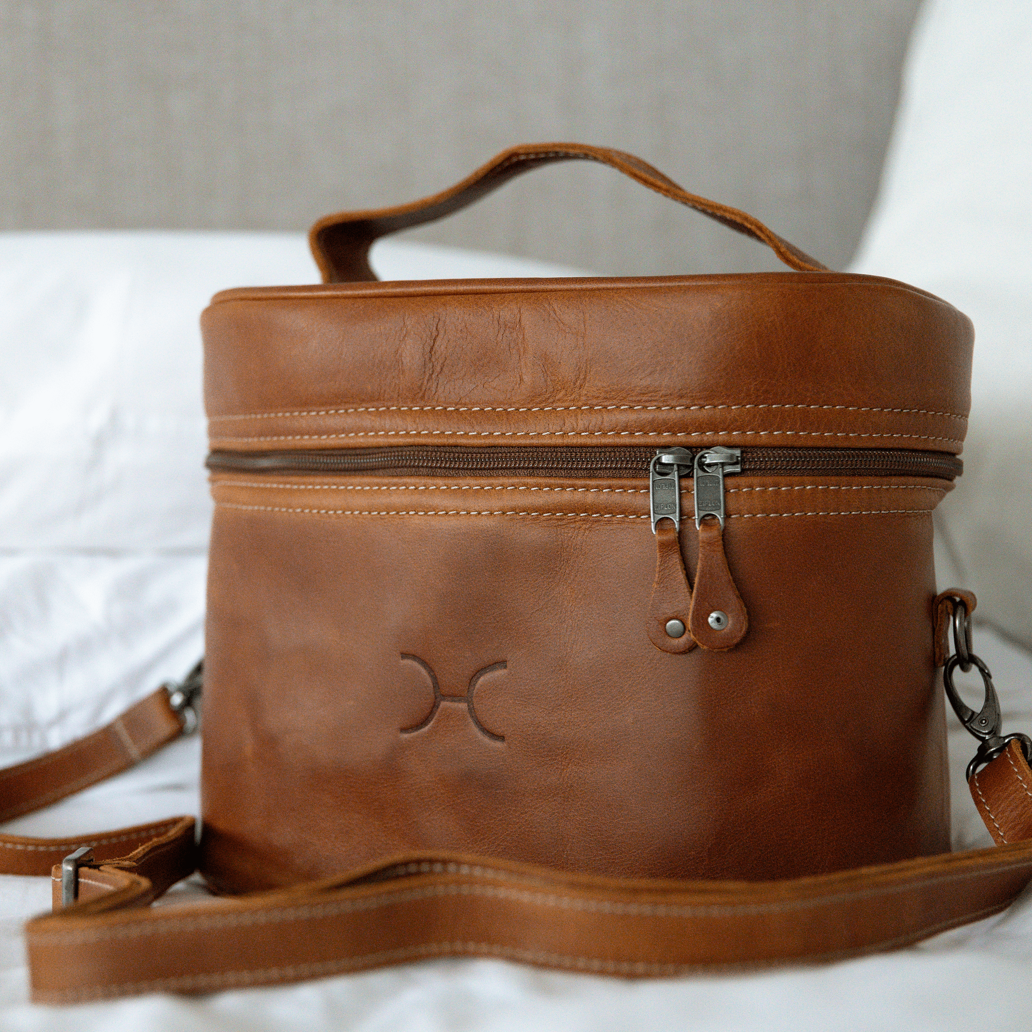Bougie Vanity Leather RTS - Thandana UK