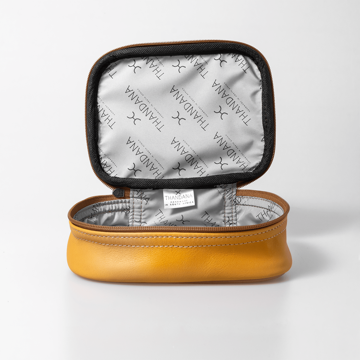 Single Toiletry Leather - Thandana UK